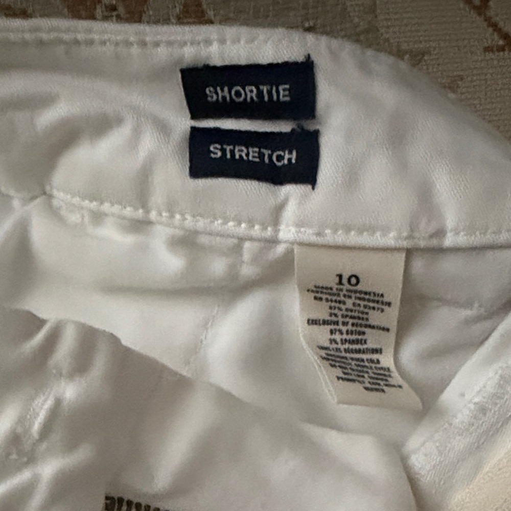 American Eagle Outfitters Women's White High Waist Shorts - Picture 3 of 4